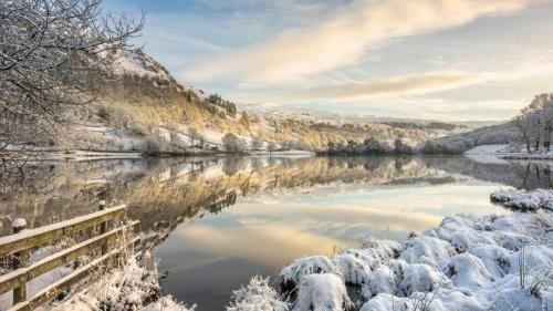 莱达尔湖, 英格兰坎布里亚郡湖区 (© Tranquillian1/iStock/Getty Images Plus) Bing Everyday Wallpaper 2022-01-17
/tmp/UploadBetaIRXUwv [Bing Everyday Wall Paper 2022-01-17] url = http://www.bing.com/th?id=OHR.RydalWater_ZH-CN2787617470_1920x1080.jpg

File Size (KB): 328.11 KB
Last Modified: January 17 2022 00:00:07
