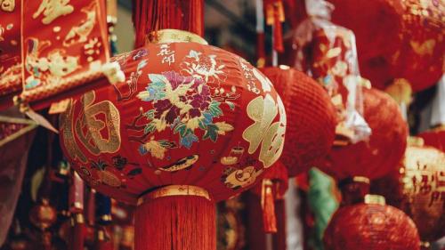 寓意幸福和团圆的春节灯笼，中国 (© d3sign/Moment/Getty Images) Bing Everyday Wallpaper 2022-02-01
/tmp/UploadBetacgdc6b [Bing Everyday Wall Paper 2022-02-01] url = http://www.bing.com/th?id=OHR.ChineseNewYear_ZH-CN5844255626_1920x1080.jpg

File Size (KB): 324.7 KB
Last Modified: February 01 2022 00:00:06
