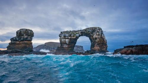 达尔文岛的达尔文拱门，厄瓜多尔加拉帕戈斯 (© miralex/Getty Images) Bing Everyday Wallpaper 2022-02-12
/tmp/UploadBetaDz8jRh [Bing Everyday Wall Paper 2022-02-12] url = http://www.bing.com/th?id=OHR.DarwinsArch_ZH-CN9740478501_1920x1080.jpg

File Size (KB): 334.54 KB
Last Modified: February 12 2022 00:00:04
