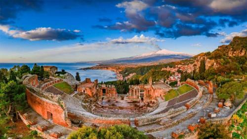 陶尔米纳古剧院，意大利西西里岛 (© Antonino Bartuccio/eStock Photo) Bing Everyday Wallpaper 2022-03-27
/tmp/UploadBetaASIzHk [Bing Everyday Wall Paper 2022-03-27] url = http://www.bing.com/th?id=OHR.TeatroAntico_ZH-CN7370959605_1920x1080.jpg

File Size (KB): 336.92 KB
Last Modified: March 27 2022 00:00:01
