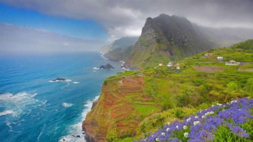 蓬塔德尔加达附近的海岸，葡萄牙 (© Jan Wlodarczyk/Alamy) Bing Everyday Wallpaper 2022-04-08
/tmp/UploadBetaeEwom2 [Bing Everyday Wall Paper 2022-04-08] url = http://www.bing.com/th?id=OHR.PontaDelgada_ZH-CN8596828822_1920x1080.jpg

File Size (KB): 336.04 KB
Last Modified: April 08 2022 00:00:07
