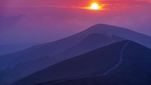 大脊山，英格兰峰区国家公园 (© John Finney Photography/Moment/Getty Images) Bing Everyday Wallpaper 2022-04-28
/tmp/UploadBetau9z6Ta [Bing Everyday Wall Paper 2022-04-28] url = http://www.bing.com/th?id=OHR.GreatRidge_ZH-CN6165605288_1920x1080.jpg

File Size (KB): 322.99 KB
Last Modified: April 28 2022 00:00:04
