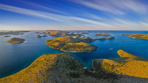 Kornati National Park, Croatia (© Anton Petrus/Getty Images) Bing Everyday Wallpaper 2022-05-25
/tmp/UploadBetaiF0NVA [Bing Everyday Wall Paper 2022-05-25] url = http://www.bing.com/th?id=OHR.KornatiNP_EN-US0453245326_1920x1080.jpg

File Size (KB): 335.66 KB
Last Modified: May 25 2022 00:00:01
