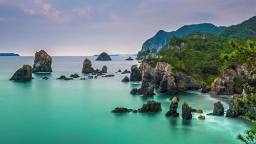 布满奇石的青海岛，日本北长门海岸国定公园 (© Sean Pavone Photo/Adobe Stock) Bing Everyday Wallpaper 2022-07-18
/tmp/UploadBetadOGeHd [Bing Everyday Wall Paper 2022-07-18] url = http://www.bing.com/th?id=OHR.OmijimaIsland_ZH-CN3328515301_1920x1080.jpg

File Size (KB): 335.65 KB
Last Modified: July 18 2022 00:00:04
