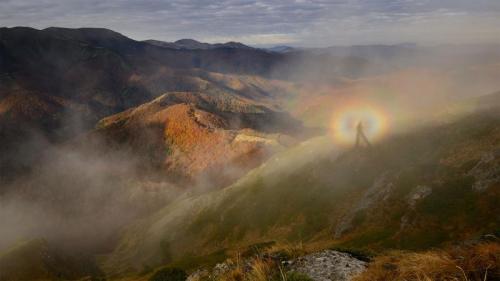 巴尔干中央国家公园的布罗肯现象，保加利亚 (© Maya Karkalicheva/Getty Images) Bing Everyday Wallpaper 2022-10-26
/tmp/UploadBeta3wGHzP [Bing Everyday Wall Paper 2022-10-26] url = http://www.bing.com/th?id=OHR.BrockenSpecter_ZH-CN5278743909_1920x1080.jpg

File Size (KB): 332.56 KB
Last Modified: October 26 2022 00:00:01
