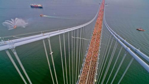 1990年纽约市马拉松比赛，参赛者穿过韦拉扎诺海峡大桥 (© David Madison/Getty Images) Bing Everyday Wallpaper 2022-11-06
/tmp/UploadBetaDYleNC [Bing Everyday Wall Paper 2022-11-06] url = http://www.bing.com/th?id=OHR.MarathonSunday_ZH-CN9833453732_1920x1080.jpg

File Size (KB): 335.95 KB
Last Modified: November 06 2022 00:00:03
