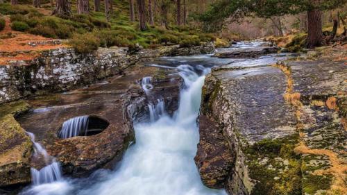 The Punch Bowl on the River Quoich in the Cairngorms, Aberdeenshire, Scotland (© AWL Images/Danita Delimont) Bing Everyday Wallpaper 2022-11-14
/tmp/UploadBetanIBdPI [Bing Everyday Wall Paper 2022-11-14] url = http://www.bing.com/th?id=OHR.PunchBowl_EN-US0351920520_1920x1080.jpg

File Size (KB): 308.55 KB
Last Modified: November 14 2022 00:00:01
