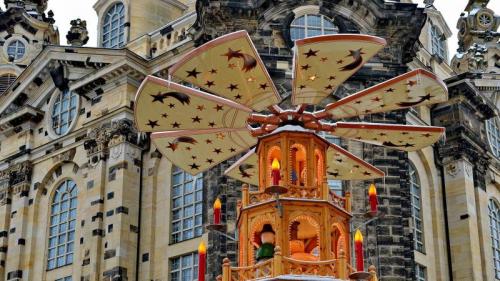 Weihnachtsmarkt an der Frauenkirche, Dresden, Sachsen (© Rüdiger Hess/geo-select FotoArt) Bing Everyday Wallpaper 2022-11-24
/tmp/UploadBeta3wvofb [Bing Everyday Wall Paper 2022-11-24] url = http://www.bing.com/th?id=OHR.WeihnachtsmarktFrauenkirche_DE-DE5434525461_1920x1080.jpg

File Size (KB): 286.17 KB
Last Modified: November 24 2022 00:00:03
