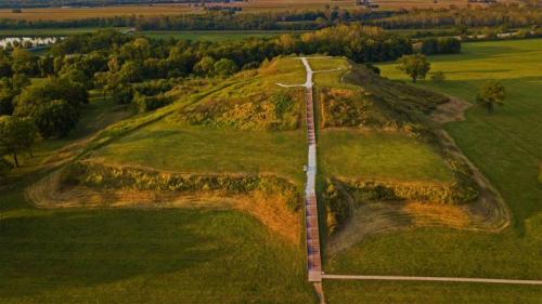 Monks Mound at the Cahokia Mounds UNESCO World Heritage Site near Collinsville, Illinois (© Matthew Gush/Alamy) Bing Everyday Wallpaper 2022-11-26
/tmp/UploadBeta6YGStM [Bing Everyday Wall Paper 2022-11-26] url = http://www.bing.com/th?id=OHR.MonksMound_EN-US9323884241_1920x1080.jpg

File Size (KB): 334.42 KB
Last Modified: November 26 2022 00:00:01
