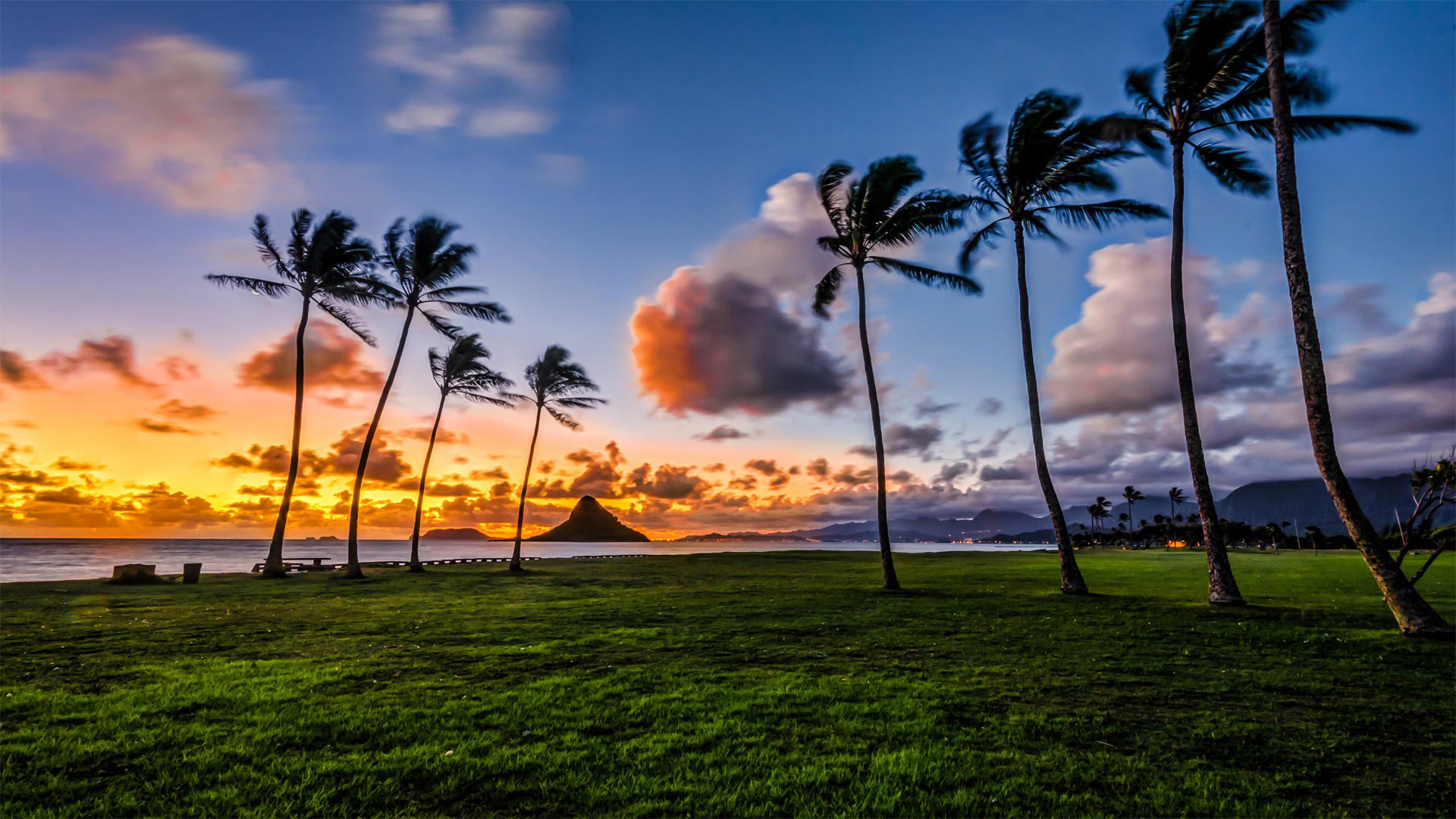 Mokoli'I Island in Kaneohe Bay, seen from Kualoa Regional Park, Oahu, Hawaii (© Riddhish Chakraborty/Getty Images) Bing Everyday Wallpaper 2022-12-08, 82qTGU [Bing Everyday Wall Paper 2022-12-08] url = http://www.bing.com/th?id=OHR.KaneoheHI_EN-US1621373073_1920x1080.jpg