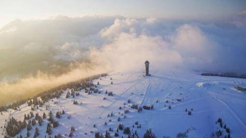 Feldbergturm im Schwarzwald, Baden-Württemberg (© Hemis/Alamy) Bing Everyday Wallpaper 2023-02-04
/tmp/UploadBetad2p4vq [Bing Everyday Wall Paper 2023-02-04] url = http://www.bing.com/th?id=OHR.FeldbergSchnee_DE-DE7352246825_1920x1080.jpg

File Size (KB): 338.02 KB
Last Modified: February 04 2023 00:00:03
