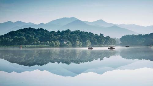 杭州西湖水墨意境般的风景，浙江省，中国 (© zhangshuang/Getty Images) Bing Everyday Wallpaper 2023-04-05
/tmp/UploadBetaEub43D [Bing Everyday Wall Paper 2023-04-05] url = http://www.bing.com/th?id=OHR.QingMing2023_ZH-CN6951199028_1920x1080.jpg

File Size (KB): 326.85 KB
Last Modified: April 05 2023 00:00:04
