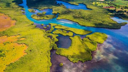 萨克马兰大湾，瓜德罗普岛国家公园，小安的列斯群岛 (© Hemis/Alamy) Bing Everyday Wallpaper 2023-05-29
/tmp/UploadBetaU4tPgQ [Bing Everyday Wall Paper 2023-05-29] url = http://www.bing.com/th?id=OHR.Antilles_ZH-CN8267285876_1920x1080.jpg

File Size (KB): 266.86 KB
Last Modified: May 29 2023 00:00:02
