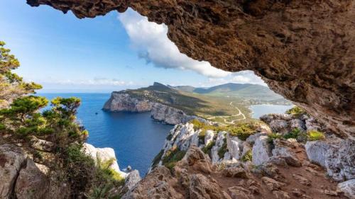 Capo Caccia, Sardinia, Italy (© Francesco Riccardo Iacomino/Getty Images) Bing Everyday Wallpaper 2023-07-13
/tmp/UploadBetaEvlwCf [Bing Everyday Wall Paper 2023-07-13] url = http://www.bing.com/th?id=OHR.AlgheroCapoCaccia_ROW4001767914_1920x1080.jpg

File Size (KB): 325.67 KB
Last Modified: July 13 2023 00:00:04
