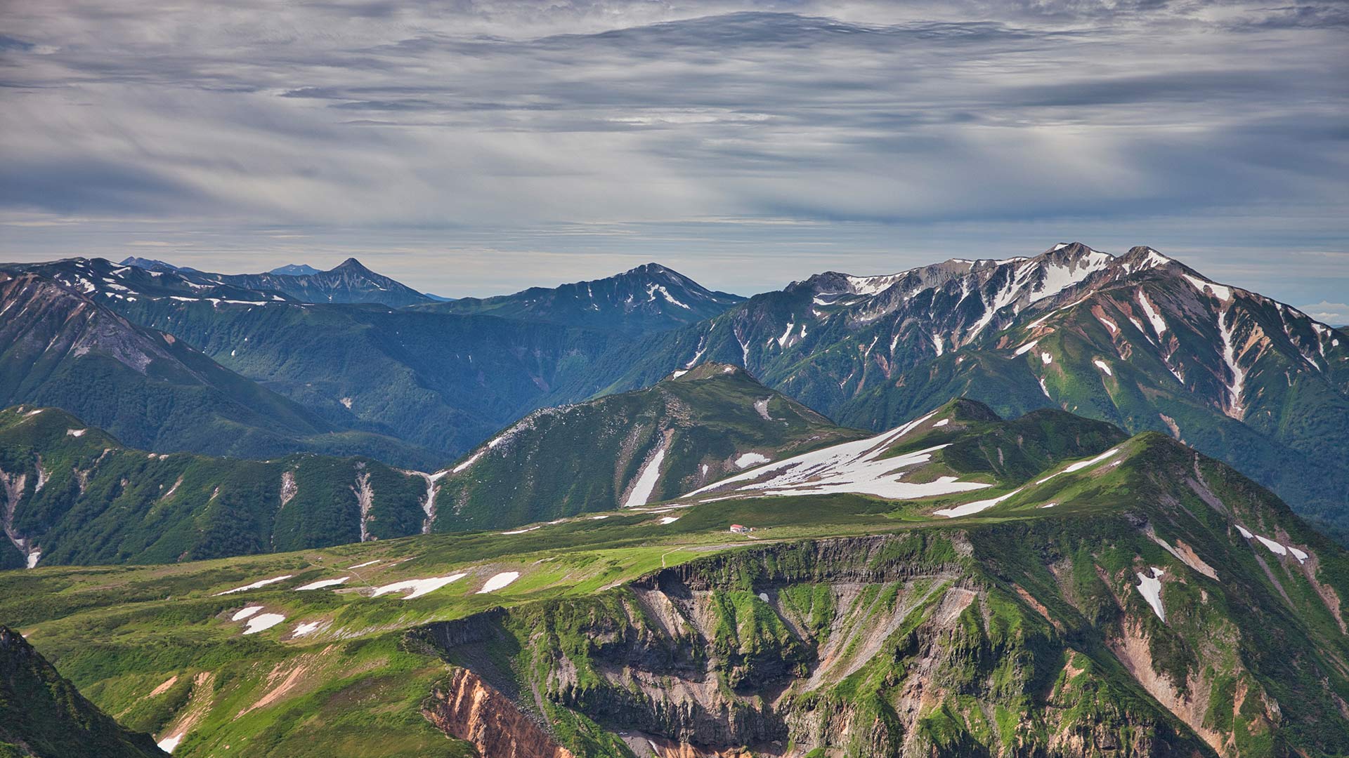 夏の立山, 富山県 (© yasuki/Adobe Stock) Bing Everyday Wallpaper 2023-08-11, rftKOL [Bing Everyday Wall Paper 2023-08-11] url = http://www.bing.com/th?id=OHR.MountainDay2023_JA-JP1098960867_1920x1080.jpg