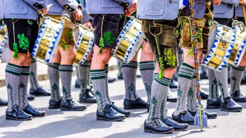 Lederhosen und Tradition, Oktoberfest auf der Theresienwiese in München (© FooTToo/Getty Images) Bing Everyday Wallpaper 2023-09-16
/tmp/UploadBetaCG81vE [Bing Everyday Wall Paper 2023-09-16] url = http://www.bing.com/th?id=OHR.OktoberfestBrassBand_DE-DE6535043925_1920x1080.jpg

File Size (KB): 329.25 KB
Last Modified: September 16 2023 00:00:16
