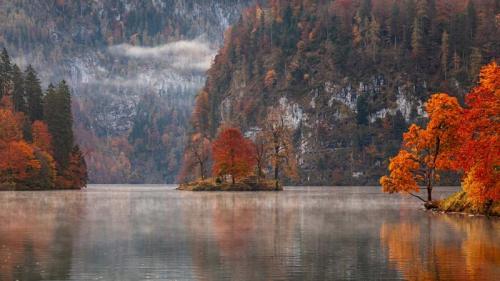 Königssee im Herbst, Berchtesgaden, Bayern (© rusm/Getty Images) Bing Everyday Wallpaper 2023-11-17
/tmp/UploadBetabwzlID [Bing Everyday Wall Paper 2023-11-17] url = http://www.bing.com/th?id=OHR.KoenigseeLake_DE-DE5469211104_1920x1080.jpg

File Size (KB): 327.07 KB
Last Modified: November 17 2023 00:00:15
