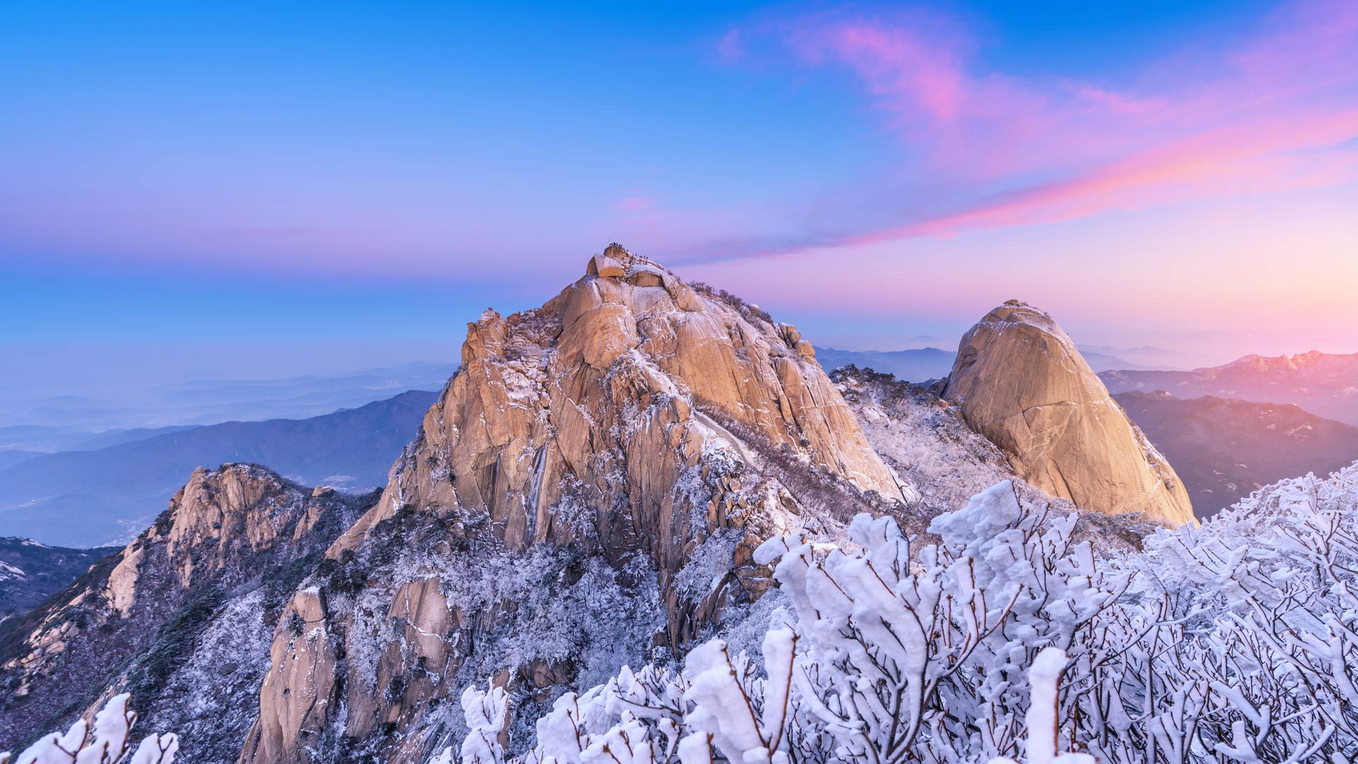 北汉山国立公园，韩国 (© TRAVEL TAKE PHOTOS/Shutterstock) Bing Everyday Wallpaper 2024-01-12, Mjlg0w [Bing Everyday Wall Paper 2024-01-12] url = http://www.bing.com/th?id=OHR.BukhansanSeoul_ZH-CN8002920750_1920x1080.jpg