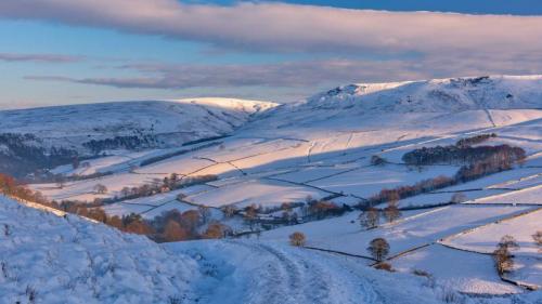 Kinder Scout，峰区国家公园，英国 (© john finney photography/Getty Images) Bing Everyday Wallpaper 2024-02-20
/tmp/UploadBetaVnm7th [Bing Everyday Wall Paper 2024-02-20] url = http://www.bing.com/th?id=OHR.PeakDistrictNP_ZH-CN1987784653_1920x1080.jpg

File Size (KB): 311.89 KB
Last Modified: February 20 2024 00:00:16
