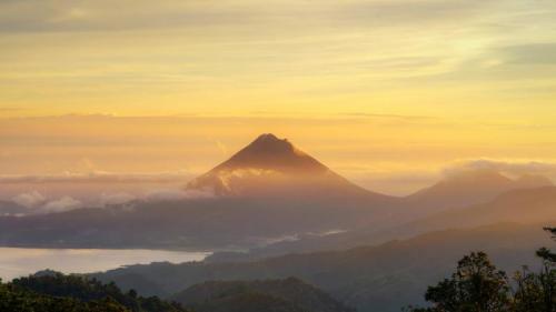 从蒙特维多看到的阿雷纳尔火山,哥斯达黎加 (© Lukas Bischoff/Getty Images) Bing Everyday Wallpaper 2024-03-04
/tmp/UploadBetaJ7zLav [Bing Everyday Wall Paper 2024-03-04] url = http://www.bing.com/th?id=OHR.ArenalCostaRica_ZH-CN4466297855_1920x1080.jpg

File Size (KB): 316.33 KB
Last Modified: March 04 2024 00:00:03
