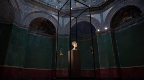 Die Büste der Königin Nofretete, Ägyptisches Museum, Museumsinseln Berlin (© Christophe Gateau/picture alliance via Getty Images) Bing Everyday Wallpaper 2024-05-19
/tmp/UploadBetavYabJ1 [Bing Everyday Wall Paper 2024-05-19] url = http://www.bing.com/th?id=OHR.NefertitiMuseum_DE-DE7400530006_1920x1080.jpg

File Size (KB): 328.42 KB
Last Modified: May 19 2024 00:00:03
