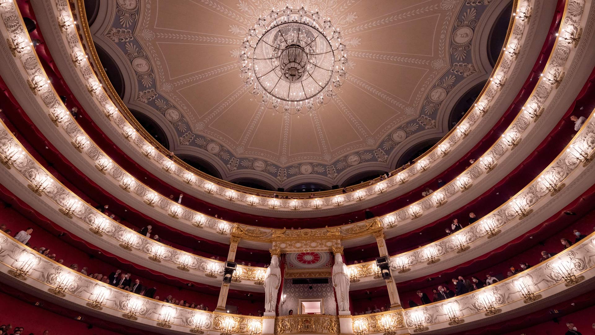 Münchner Opernfestspiele, München (© B.O'Kane/Alamy Stock Photo) Bing Everyday Wallpaper 2024-07-14, cBUHfR [Bing Everyday Wall Paper 2024-07-14] url = http://www.bing.com/th?id=OHR.IntNatTheatreMunich_DE-DE4410278977_1920x1080.jpg