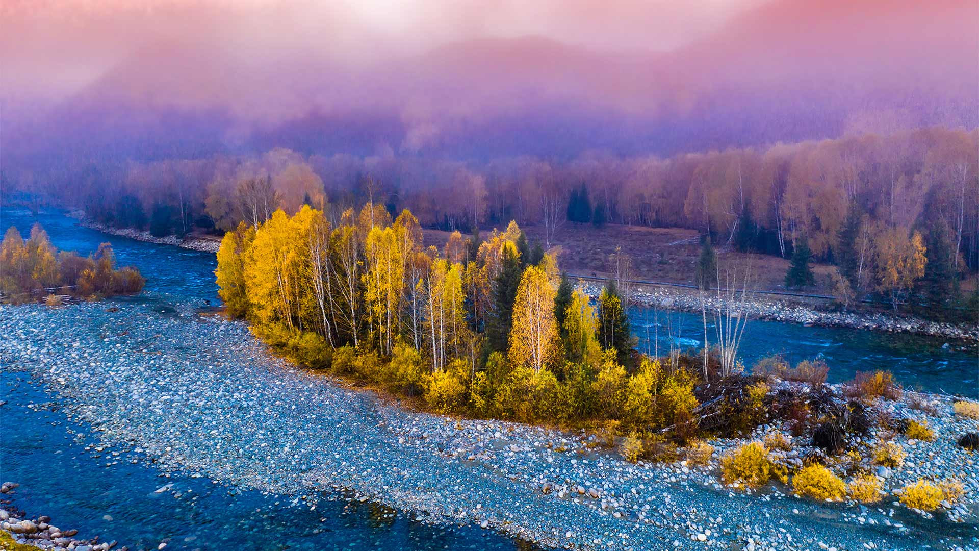 禾木村的风景，新疆，中国 (© snvv18870020330/Shutterstock) Bing Everyday Wallpaper 2024-10-01, 0kviYP [Bing Everyday Wall Paper 2024-10-01] url = http://www.bing.com/th?id=OHR.NationalDay2024_ZH-CN7026189162_1920x1080.jpg
