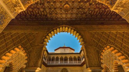 塞维利亚王宫少女庭院，西班牙 (© Danny Lehman/Getty Images) Bing Everyday Wallpaper 2024-10-13
/tmp/UploadBetaOhGUXH [Bing Everyday Wall Paper 2024-10-13] url = http://www.bing.com/th?id=OHR.AlcazarSeville_ZH-CN5581795099_1920x1080.jpg

File Size (KB): 318.27 KB
Last Modified: October 13 2024 00:00:02
