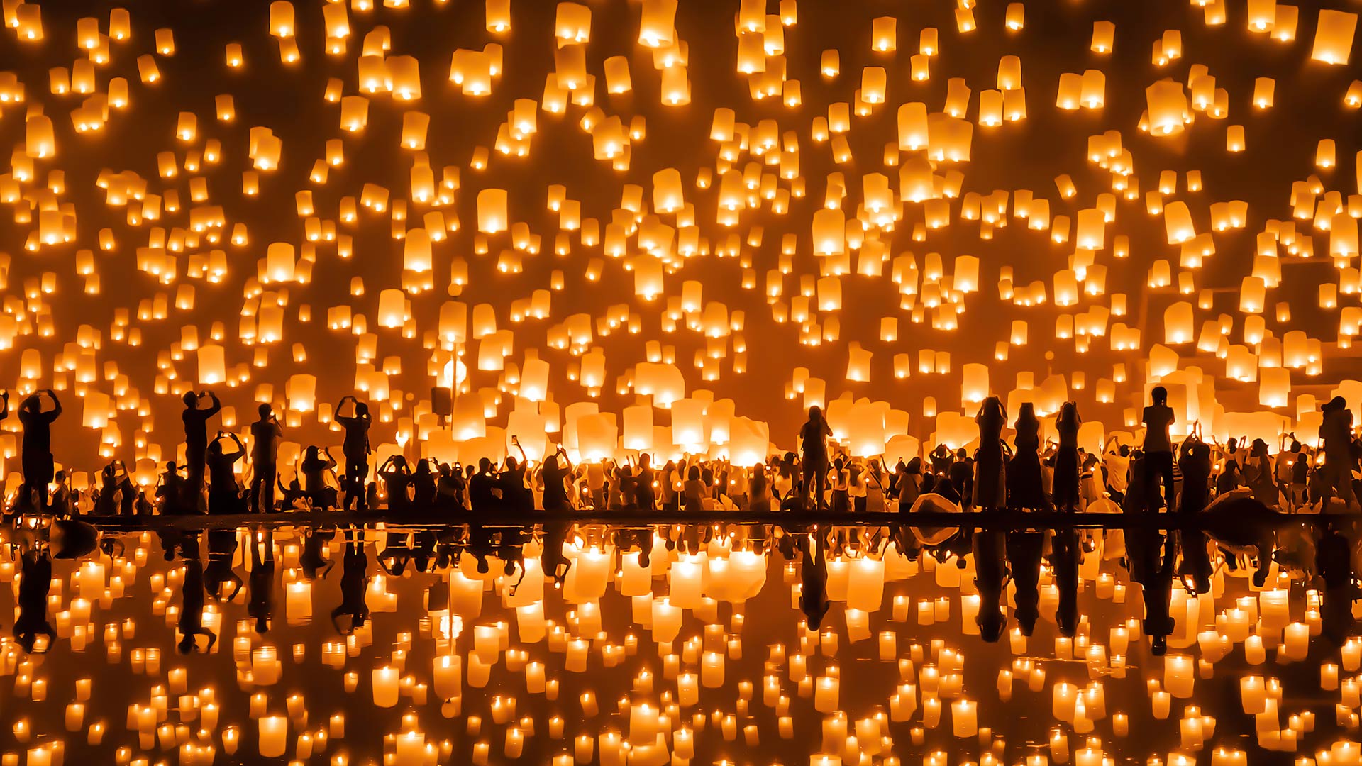 义蓬灯节 ，清迈，泰国 (© tampatra/Getty Images) Bing Everyday Wallpaper 2024-11-15, 0GBqqA [Bing Everyday Wall Paper 2024-11-15] url = http://www.bing.com/th?id=OHR.YiPengLanterns_ZH-CN5613043353_1920x1080.jpg
