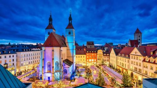 Weihnachtsmarkt in Regensburg, Bayern (© Harald Nachtmann/Getty Images) Bing Everyday Wallpaper 2024-11-25
/tmp/UploadBeta9hO4Z9 [Bing Everyday Wall Paper 2024-11-25] url = http://www.bing.com/th?id=OHR.RegensburgChristmasMarket_DE-DE8576246094_1920x1080.jpg

File Size (KB): 319.63 KB
Last Modified: November 25 2024 00:00:03
