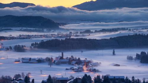 Winterlandschaft in Bayern, Deutschland (© wingmar/Getty Images) Bing Everyday Wallpaper 2025-01-05
/tmp/UploadBetaIlgKbs [Bing Everyday Wall Paper 2025-01-05] url = http://www.bing.com/th?id=OHR.WinterLandscapeBavaria_DE-DE6496709723_1920x1080.jpg

File Size (KB): 325.08 KB
Last Modified: January 05 2025 00:00:05
