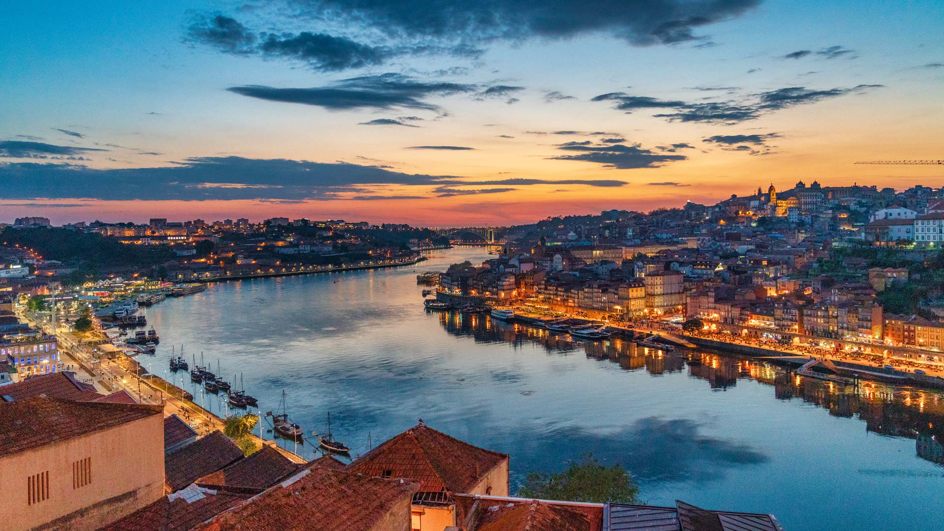 波尔图，葡萄牙 (© Starcevic/Getty Images) Bing Everyday Wallpaper 2025-01-25, KPGkX7 [Bing Everyday Wall Paper 2025-01-25] url = http://www.bing.com/th?id=OHR.PortoSunset_ZH-CN2388246668_1920x1080.jpg