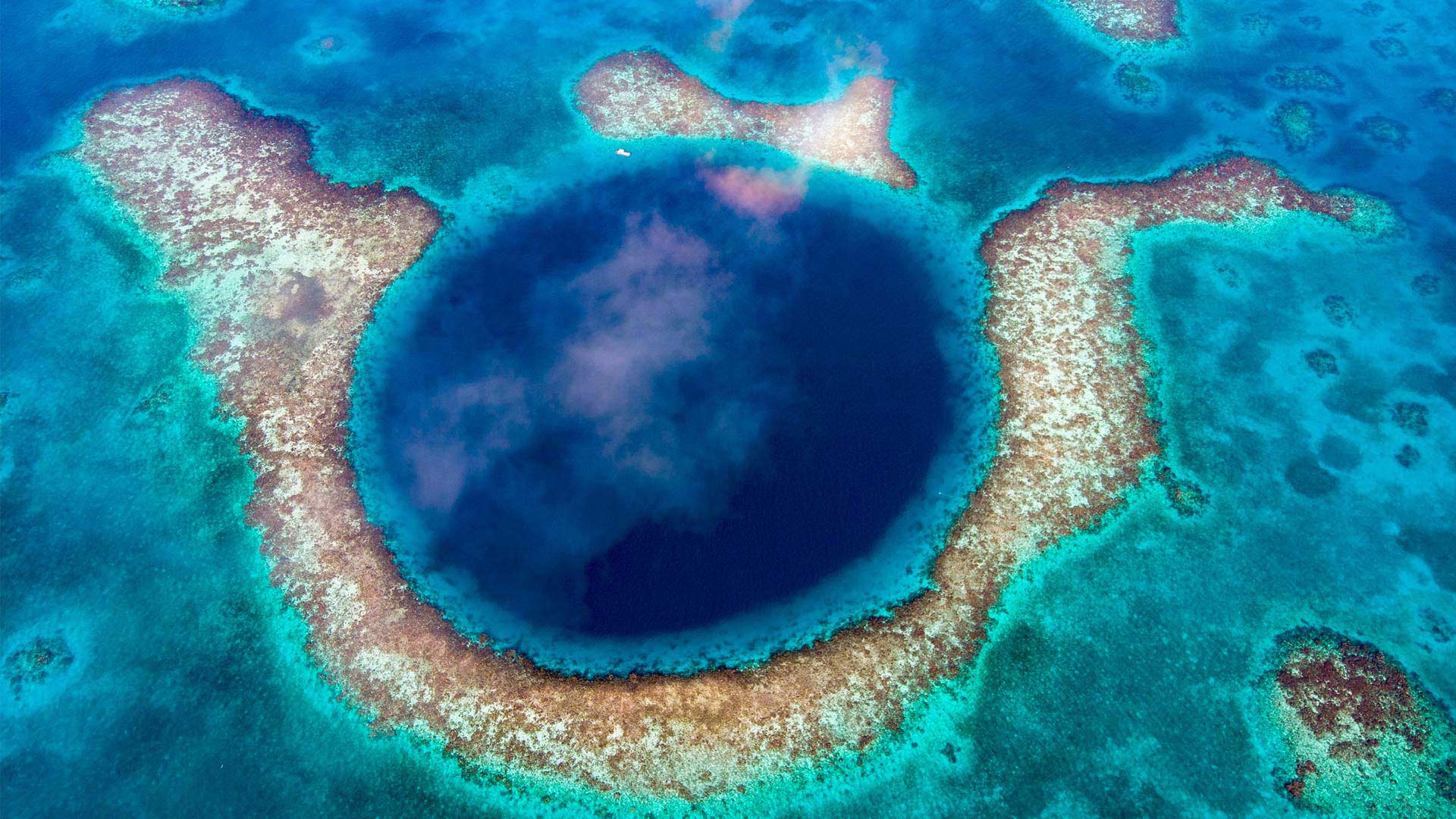 大蓝洞，伯利兹 (© JamiesOnAMission/Shutterstock) Bing Everyday Wallpaper 2025-02-18, EgOjzM [Bing Everyday Wall Paper 2025-02-18] url = http://www.bing.com/th?id=OHR.BlueBelize_ZH-CN9875040666_1920x1080.jpg