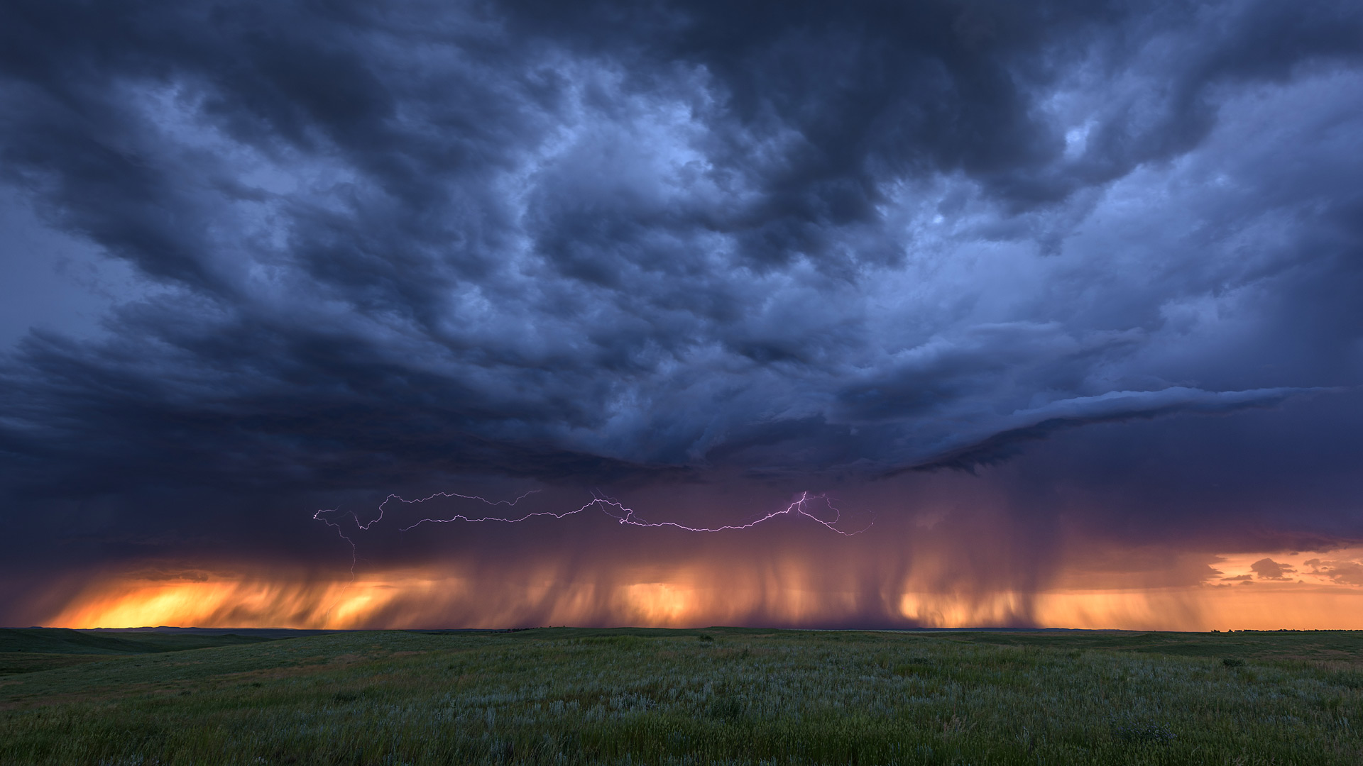 鲍曼附近日落时分的闪电和风暴云，布拉斯加州，美国 (© john finney photography/Getty Images) Bing Everyday Wallpaper 2025-03-23, eQoTvi [Bing Everyday Wall Paper 2025-03-23] url = http://www.bing.com/th?id=OHR.NebraskaStorm_ZH-CN6944682381_1920x1080.jpg