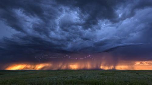 鲍曼附近日落时分的闪电和风暴云，布拉斯加州，美国 (© john finney photography/Getty Images) Bing Everyday Wallpaper 2025-03-23
/tmp/UploadBetaeQoTvi [Bing Everyday Wall Paper 2025-03-23] url = http://www.bing.com/th?id=OHR.NebraskaStorm_ZH-CN6944682381_1920x1080.jpg

File Size (KB): 315.73 KB
Last Modified: March 23 2025 00:00:01
