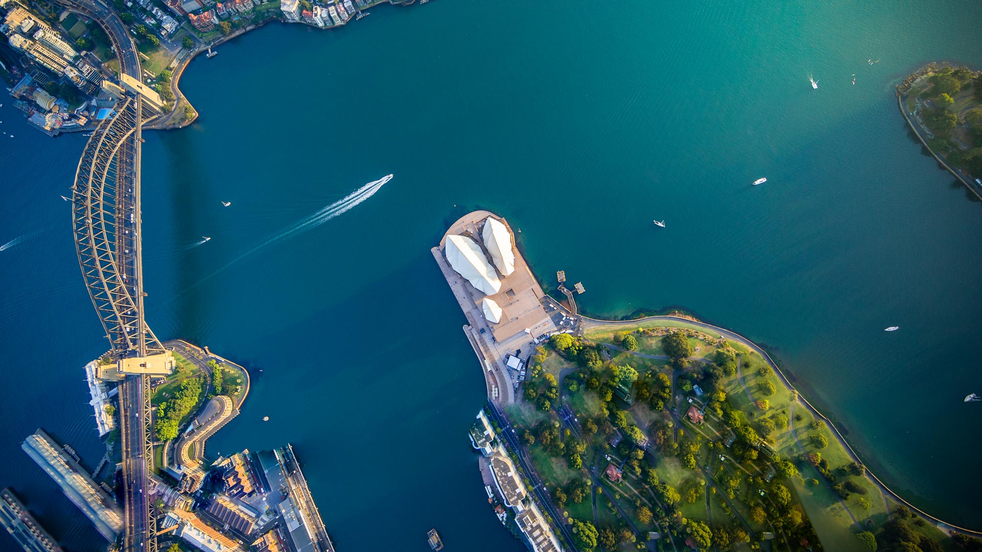 悉尼港鸟瞰图，新南威尔士州，澳大利亚 (© jamenpercy/Getty Images) Bing Everyday Wallpaper 2025-03-30, ESkI9x [Bing Everyday Wall Paper 2025-03-30] url = http://www.bing.com/th?id=OHR.SydneyHarbour_ZH-CN8119451632_1920x1080.jpg
