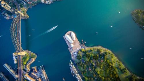 悉尼港鸟瞰图，新南威尔士州，澳大利亚 (© jamenpercy/Getty Images) Bing Everyday Wallpaper 2025-03-30
/tmp/UploadBetaESkI9x [Bing Everyday Wall Paper 2025-03-30] url = http://www.bing.com/th?id=OHR.SydneyHarbour_ZH-CN8119451632_1920x1080.jpg

File Size (KB): 300.53 KB
Last Modified: March 30 2025 00:00:02

