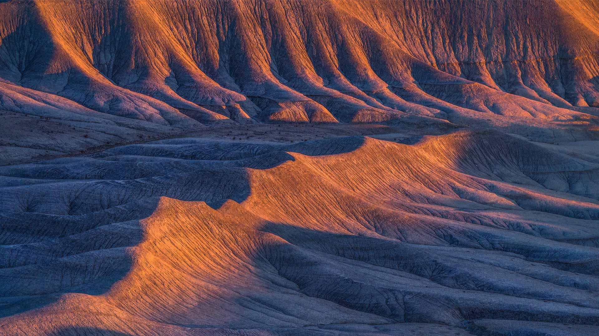 凯恩维尔附近荒地的砂岩地层, 犹他州, 美国 (© Chris Moore/TANDEM Stills + Motion) Bing Everyday Wallpaper 2025-04-02, lQvoIr [Bing Everyday Wall Paper 2025-04-02] url = http://www.bing.com/th?id=OHR.UtahBadlands_ZH-CN9174002963_1920x1080.jpg