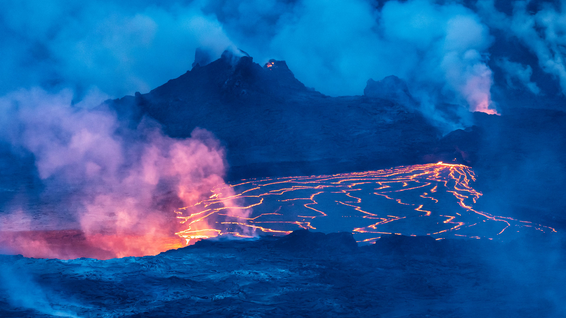 Halema'uma'u Crater's lava lake, Kīlauea Caldera, Hawai'i Volcanoes National Park, Hawaii (© Stephen Matera/Tandem Stills + Motion) Bing Everyday Wallpaper 2025-04-28, oOG9Sv [Bing Everyday Wall Paper 2025-04-28] url = http://www.bing.com/th?id=OHR.KilaueaCaldera_EN-US7764962675_1920x1080.jpg