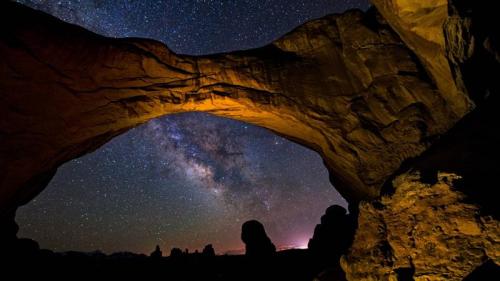 拱门国家公园双拱门映衬下的银河，犹他州，美国 (© Adventure_Photo/Getty Images) Bing Everyday Wallpaper 2025-05-03
/tmp/UploadBetak8qoPs [Bing Everyday Wall Paper 2025-05-03] url = http://www.bing.com/th?id=OHR.ArchesGalaxy_ZH-CN0954505086_1920x1080.jpg

File Size (KB): 314.42 KB
Last Modified: May 03 2025 00:00:02
