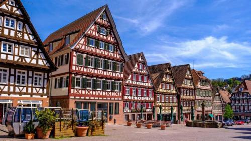 Historische Fachwerkhäuser am Marktplatz, Calw, Baden-Württemberg (© imageBROKER/Getty Images) Bing Everyday Wallpaper 2025-07-02
/tmp/UploadBeta8CnRtT [Bing Everyday Wall Paper 2025-07-02] url = http://www.bing.com/th?id=OHR.CalwMarketsquare_DE-DE9027821635_1920x1080.jpg

File Size (KB): 322.76 KB
Last Modified: July 02 2025 00:00:04
