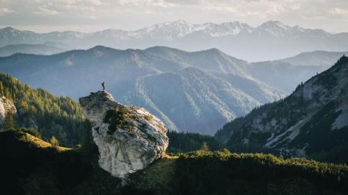 Wanderer bei Sonnenaufgang auf einem Bergkamm, Nationalpark Gesäuse, Steiermark, Österreich (© AscentXmedia/Getty Images) Bing Everyday Wallpaper 2025-08-18
/tmp/UploadBeta98OzyS [Bing Everyday Wall Paper 2025-08-18] url = http://www.bing.com/th?id=OHR.GermanyHiker_DE-DE4106707068_1920x1080.jpg

File Size (KB): 314.98 KB
Last Modified: August 18 2025 00:00:03
