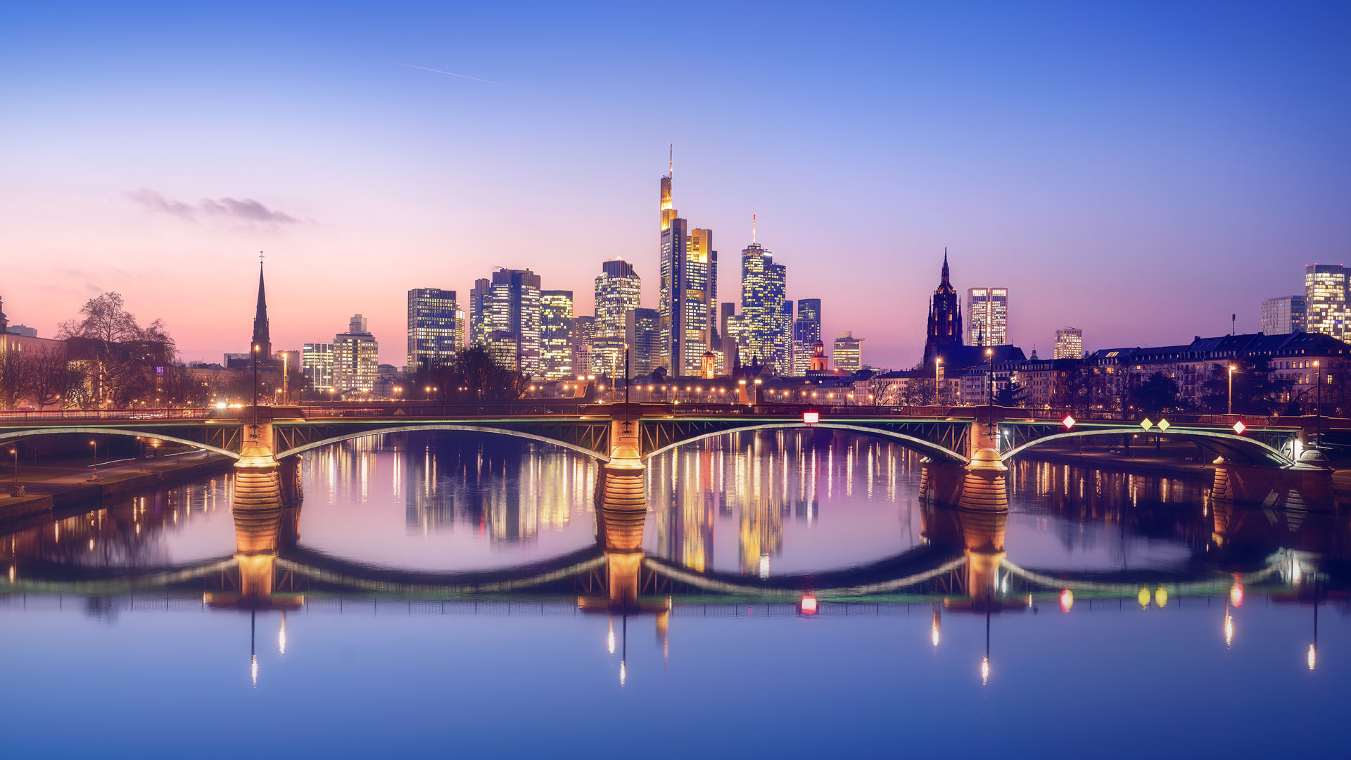 Frankfurter Skyline im violetten Licht und Alte Brücke, Frankfurt am Main, Hessen (© diegograndi/iStock/Getty Images Plus) Bing Everyday Wallpaper 2025-09-06, d7PEIq [Bing Everyday Wall Paper 2025-09-06] url = http://www.bing.com/th?id=OHR.FrankfurtAlteBruecke_DE-DE0460546178_1920x1080.jpg