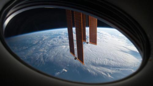 从SpaceX载人龙飞船“奋进号”视角看到的国际空间站主太阳能电池阵列 (© NASA) Bing Everyday Wallpaper 2025-10-04
/tmp/UploadBetaY4Li46 [Bing Everyday Wall Paper 2025-10-04] url = http://www.bing.com/th?id=OHR.DragonEndeavour_ZH-CN8160066040_1920x1080.jpg

File Size (KB): 318.46 KB
Last Modified: October 04 2025 00:00:02
