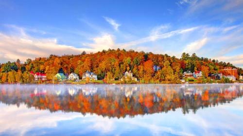 萨拉纳克湖村，阿迪朗达克山脉，纽约州，美国 (© DenisTangneyJr/Getty Images) Bing Everyday Wallpaper 2025-10-12
/tmp/UploadBetaUTjOk5 [Bing Everyday Wall Paper 2025-10-12] url = http://www.bing.com/th?id=OHR.SaranacLake_ZH-CN0224689397_1920x1080.jpg

File Size (KB): 312.84 KB
Last Modified: October 12 2025 00:00:02

