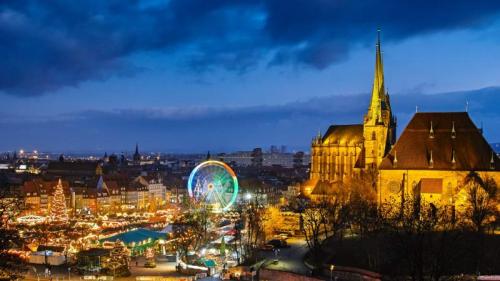 Weihnachtsmarkt Erfurt, Thüringen (© Jareck/Getty Images) Bing Everyday Wallpaper 2025-11-25
/tmp/UploadBetaXASXZW [Bing Everyday Wall Paper 2025-11-25] url = http://www.bing.com/th?id=OHR.ErfurtChristmas_DE-DE4066993799_1920x1080.jpg

File Size (KB): 303.89 KB
Last Modified: November 25 2025 00:00:04
