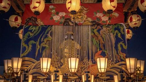 秩父夜祭の屋台, 埼玉県 秩父市 (© Joshua Hawley/Alamy) Bing Everyday Wallpaper 2025-12-03
/tmp/UploadBetaF5zwqq [Bing Everyday Wall Paper 2025-12-03] url = http://www.bing.com/th?id=OHR.ChichibuNightFestival2025_JA-JP8715169093_1920x1080.jpg

File Size (KB): 318.38 KB
Last Modified: December 03 2025 00:00:03
