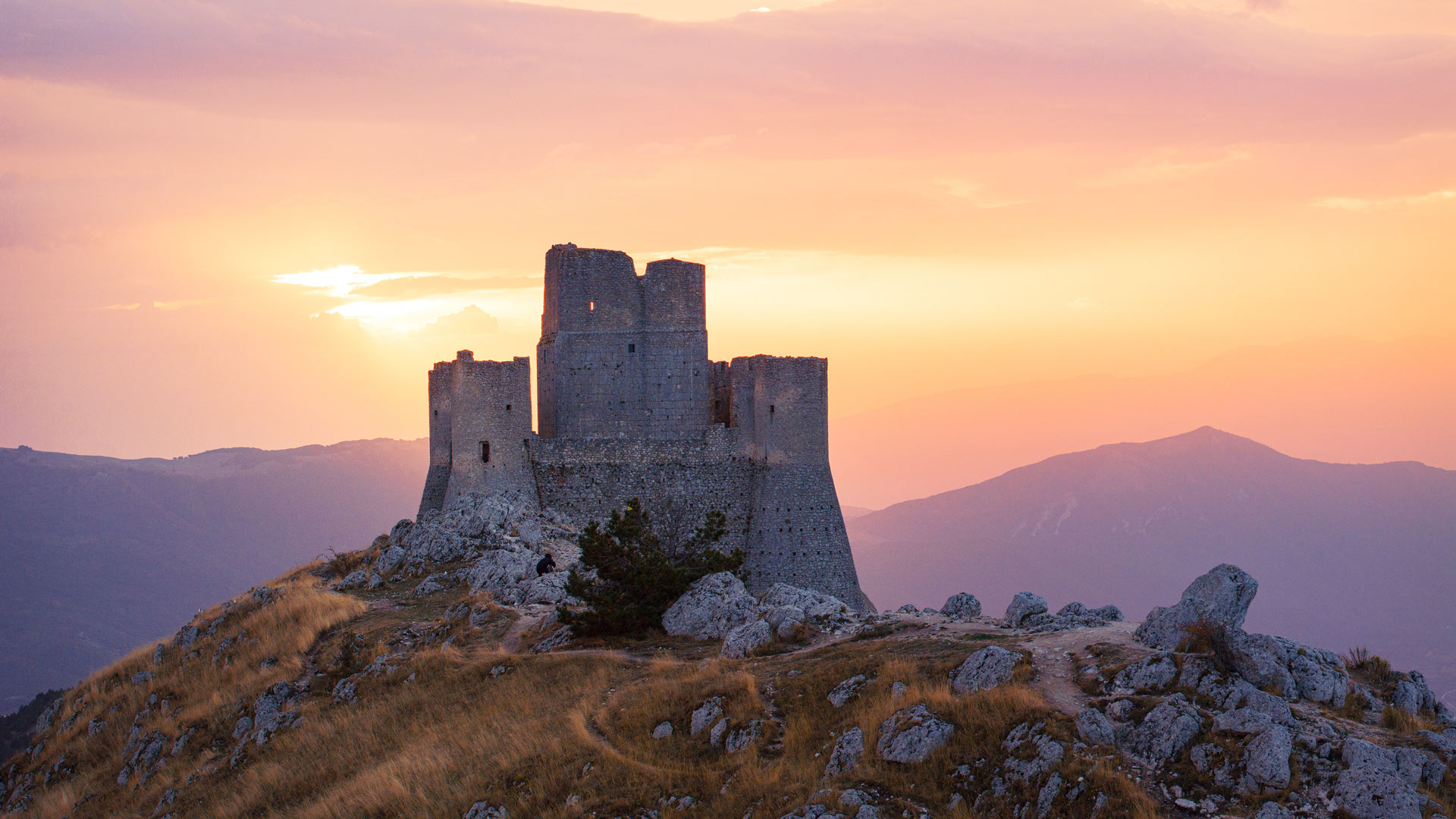 Castle of Rocca Calascio, Abruzzo, Italy (© carlo alberto conti/Getty Images) Bing Everyday Wallpaper 2025-12-11, hSicqH [Bing Everyday Wall Paper 2025-12-11] url = http://www.bing.com/th?id=OHR.CastleAbruzzo_ROW4838323641_1920x1080.jpg