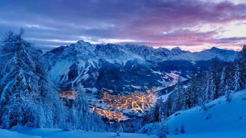 博尔米奥的雪景，伦巴第大区，意大利 (© Roberto Moiola/Getty Images) Bing Everyday Wallpaper 2025-12-19
/tmp/UploadBetaQfh4ae [Bing Everyday Wall Paper 2025-12-19] url = http://www.bing.com/th?id=OHR.BormioItaly_ZH-CN5397313772_1920x1080.jpg

File Size (KB): 307.86 KB
Last Modified: December 19 2025 00:00:02
