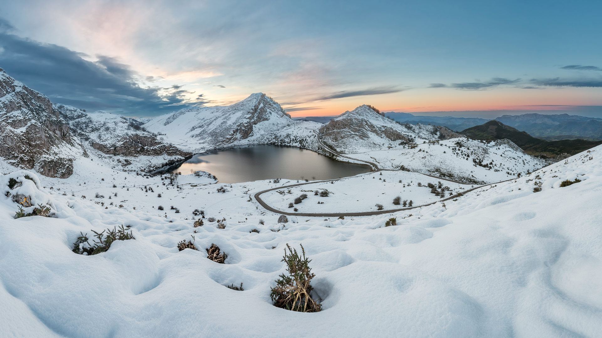 Lakes of Covadonga, Asturias, Spain (© emiliozv/Getty Images) Bing Everyday Wallpaper 2025-12-27, JWDXbz [Bing Everyday Wall Paper 2025-12-27] url = http://www.bing.com/th?id=OHR.WinterCovadonga_ROW0034591599_1920x1080.jpg